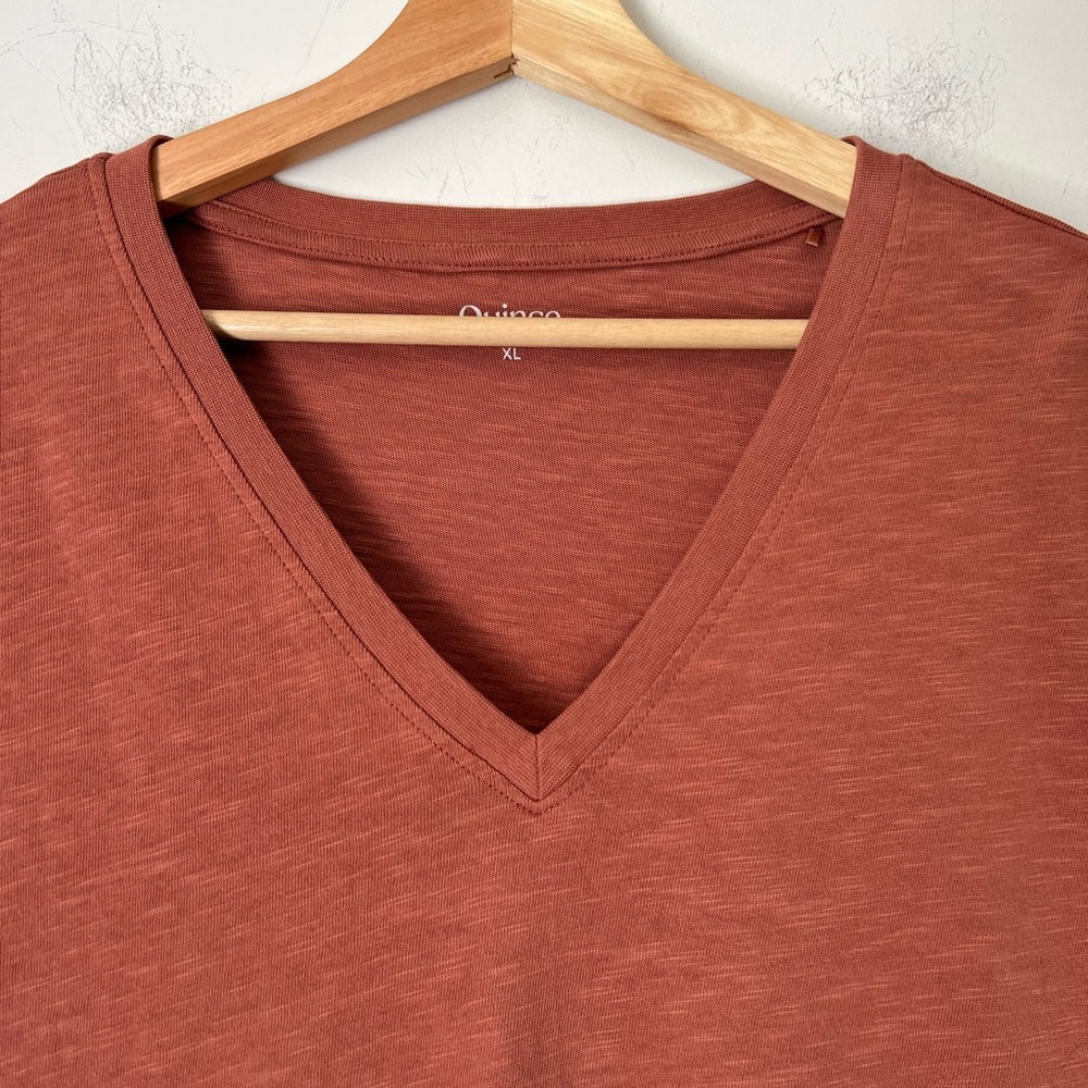 Quince 100% Organic Cotton Slub V Neck Tee in Rose Powder Basic Neutral - Picture 2 of 8